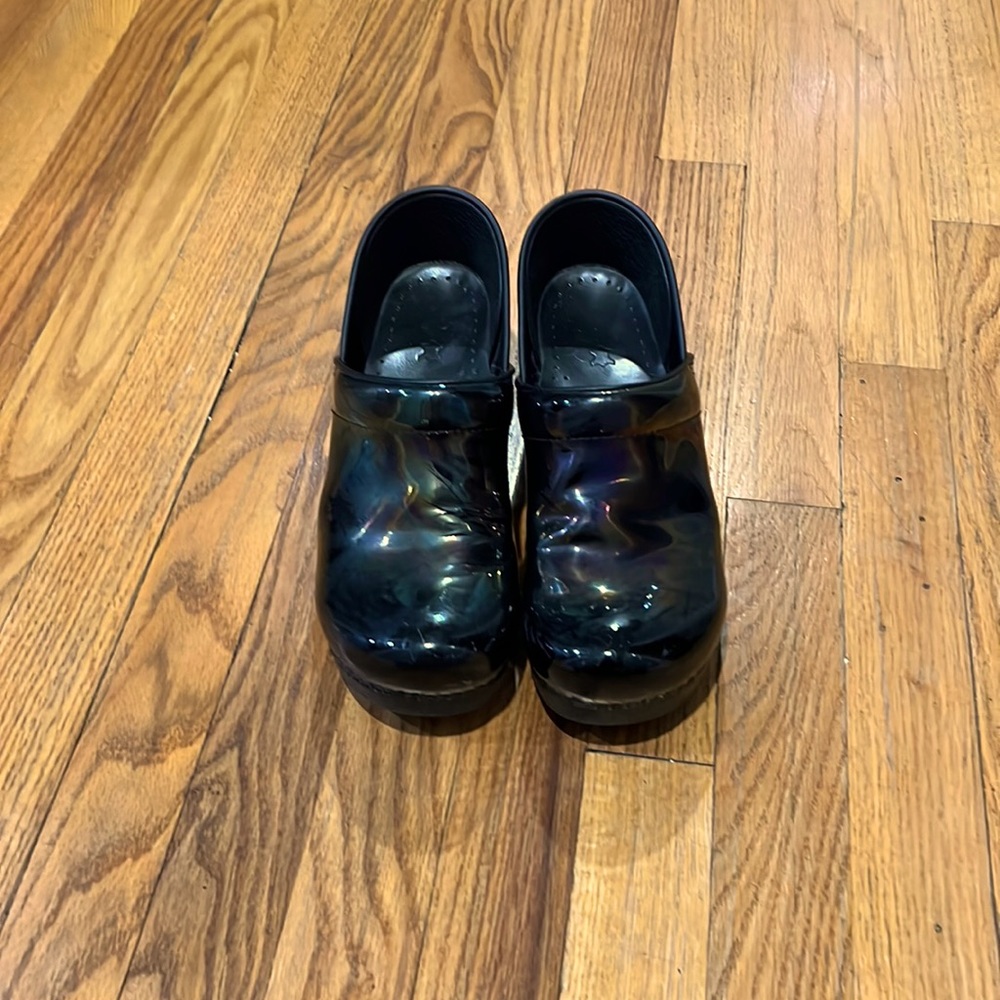 Dansko shoes size 40.